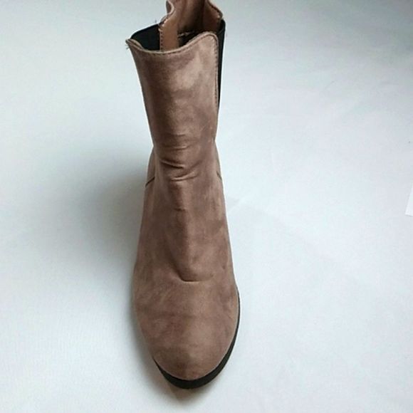 Ankle boots by Etc light brown suede low heels lightly worn. - Picture 3 of 7